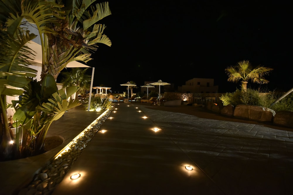 Queen Boutique Suites 23/38