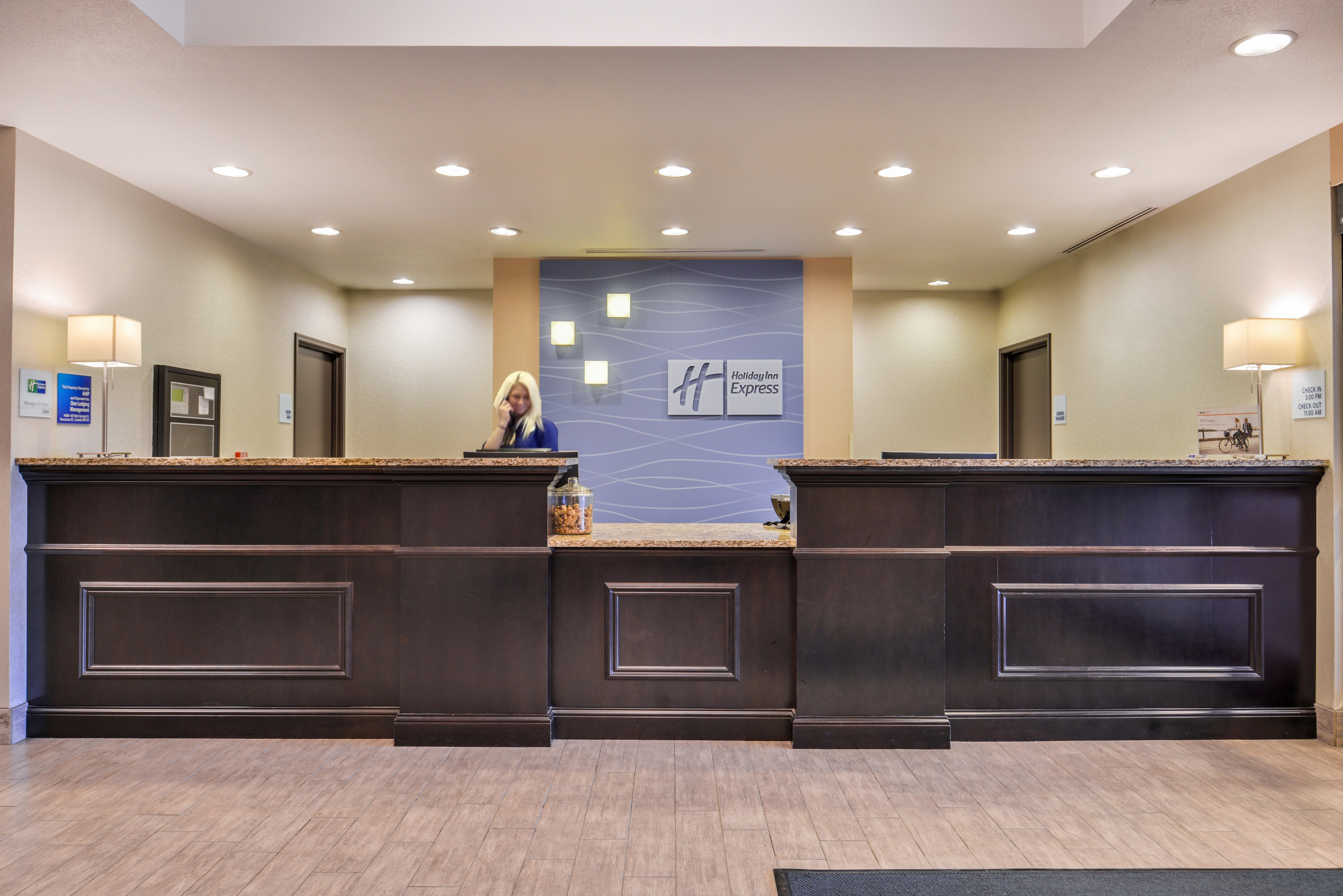 Holiday Inn Express Hotel And Suites Emporia Northwest 2/45