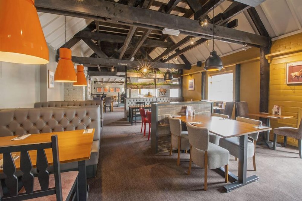 Premier Inn Gloucester (Little Witcombe) 30/50