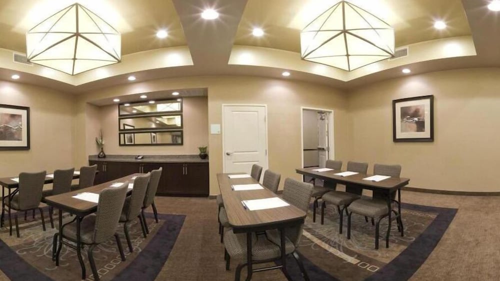 Holiday Inn Express & Suites Port Arthur Central-Mall Area 47/52