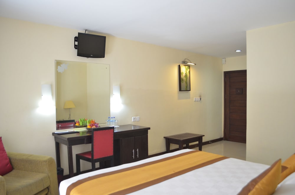 Nirmala Hotel And Convention Centre 55/66