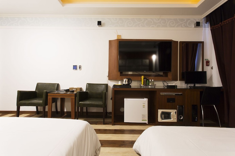 Carlton Hotel 47/62