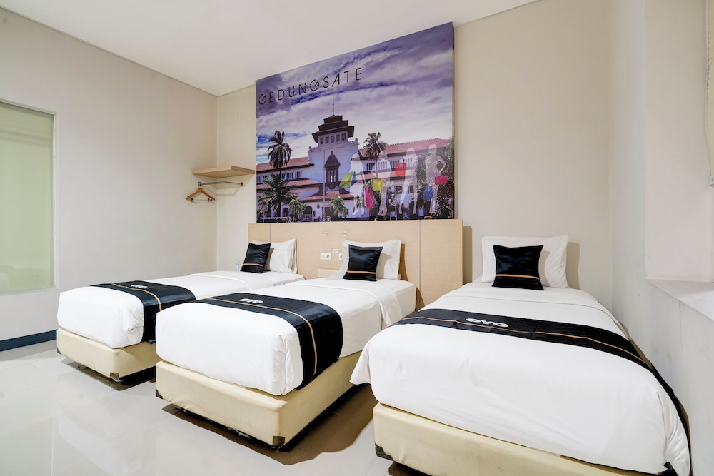 Townhouse Oak Cihampelas Near Ciwalk Formerly Promenade Hotel 33/72