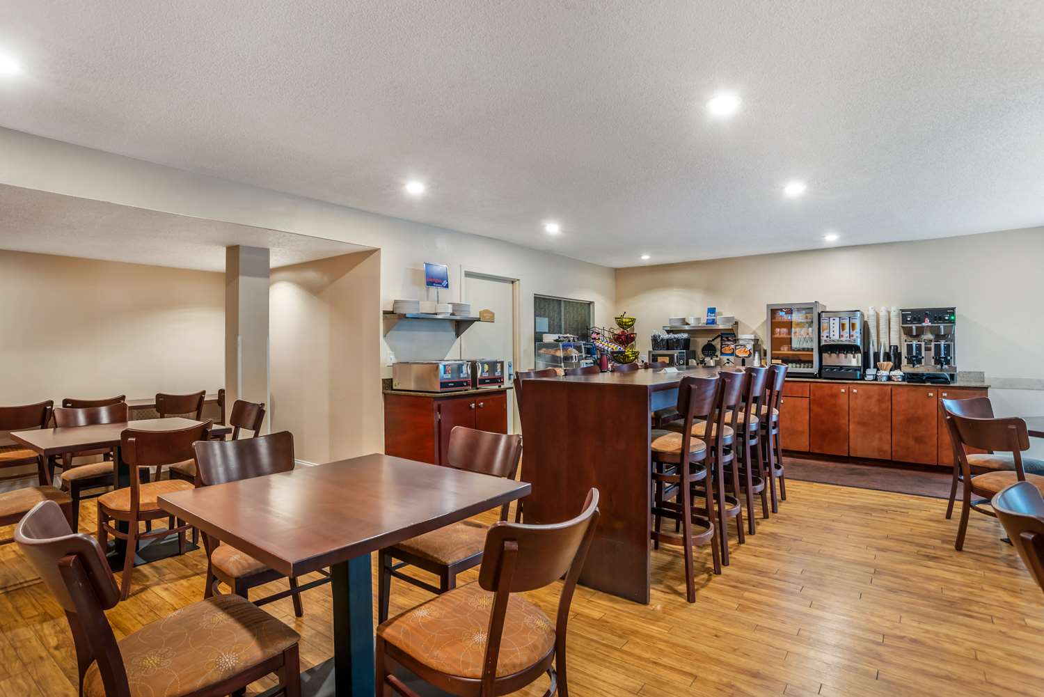 Best Western Oak Manor 23/32