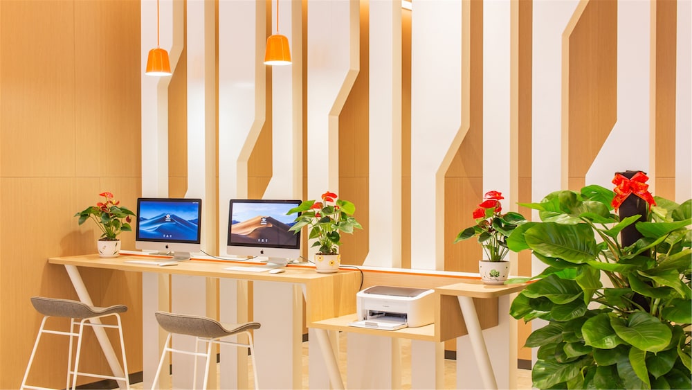 Holiday Inn Express Jiangmen Jianghai 8/79