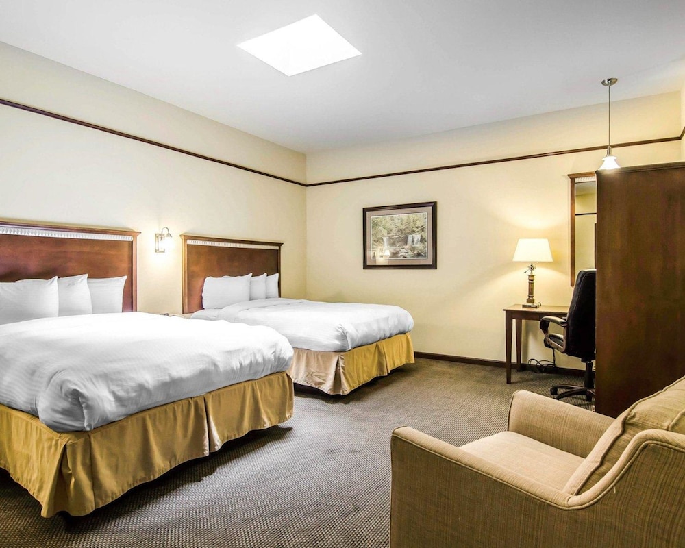 Hotel Seville 6/49