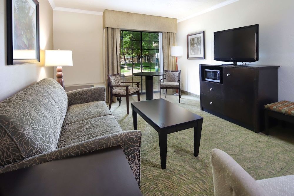 Wyndham Tucson Airport & Conference Center 43/66