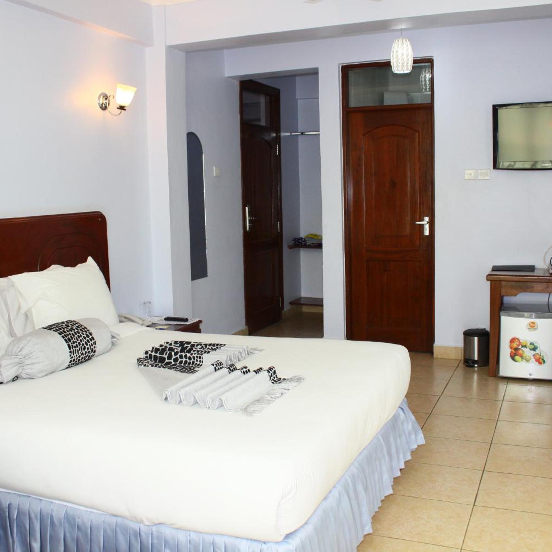 Deluxe, Double or Twin Bed