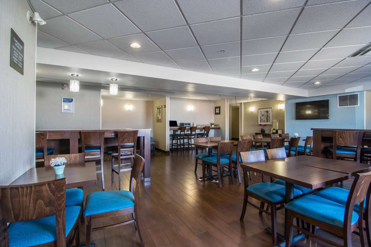 Comfort Inn & Suites Calgary Airport - South 30/36