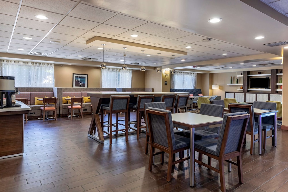 Hampton Inn Norco Corona Eastvale 47/59