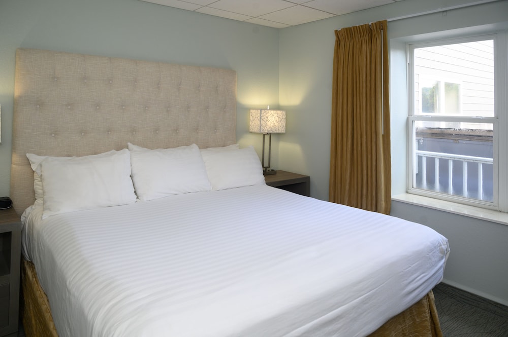 Cherry Tree Inn & Suites 11/51