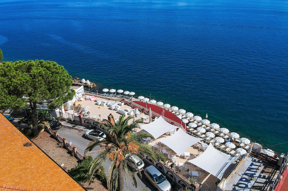 La Caletta Hotel 63/72