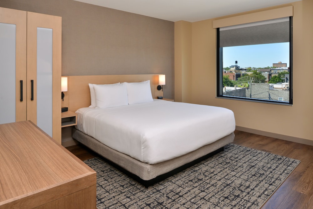 Avenue, King Bed, Sofa, Corner