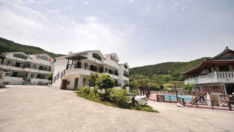 Tongyeong Happy Sea Pension 3/22