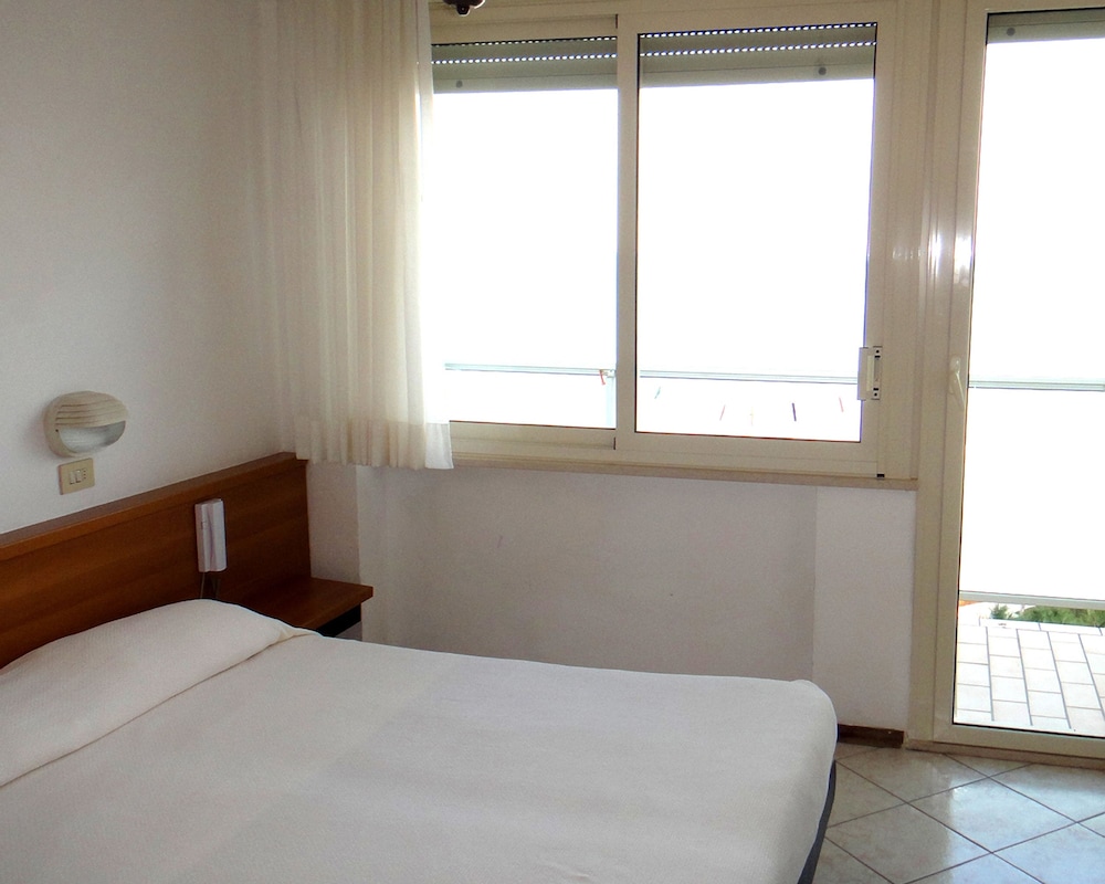 Hotel Caesar 8/43