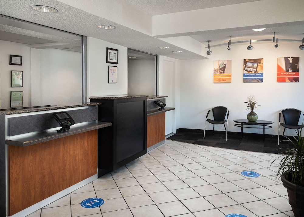 Motel6 Carlsbad, CA - Near Legoland 9/53