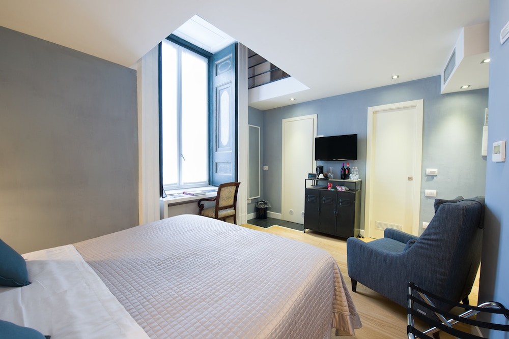 SANTA CHIARA BOUTIQUE HOTEL 13/73