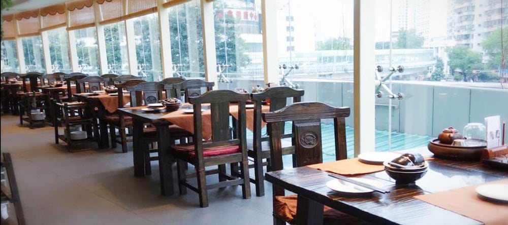 Hongfeng Hotel 45/50