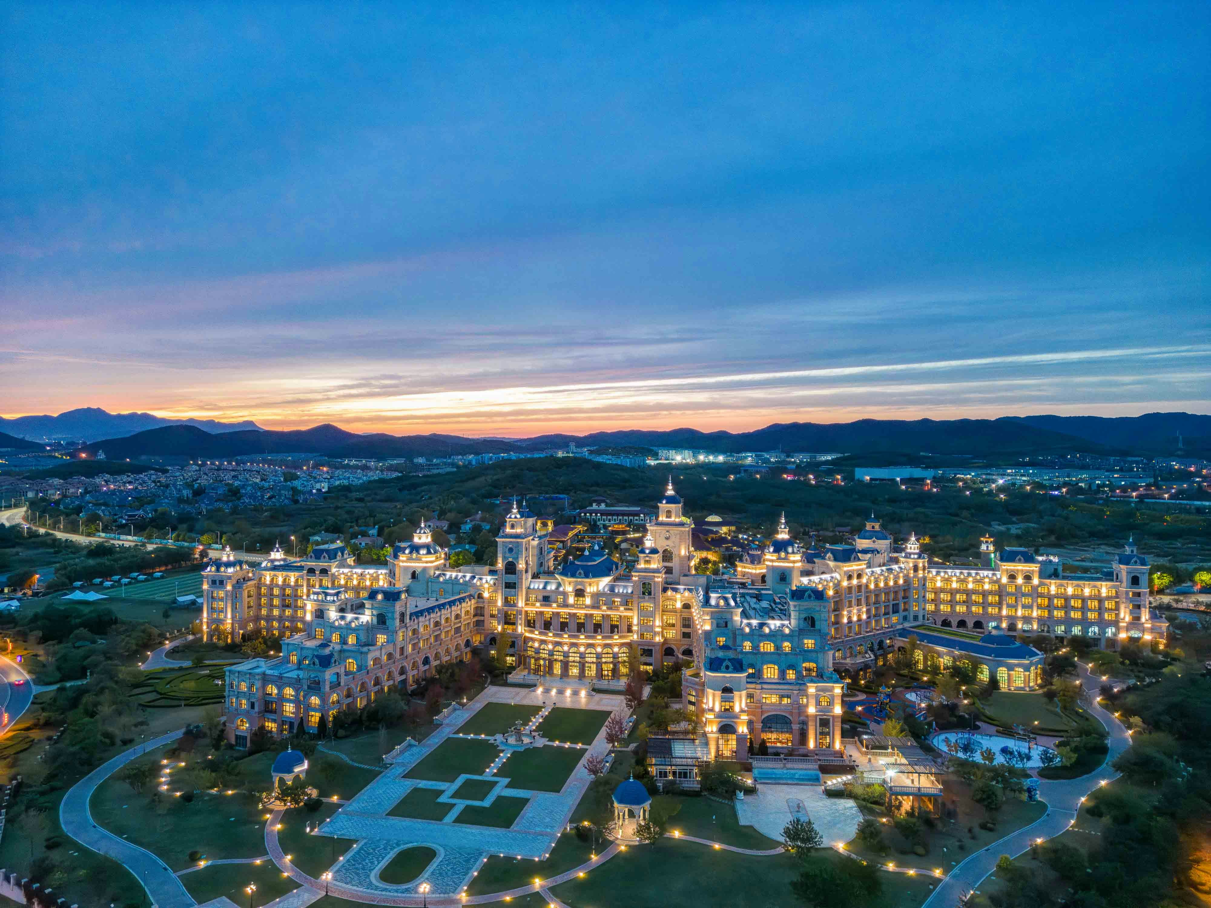 Hilton Dalian Golden Pebble Beach Resort 43/44