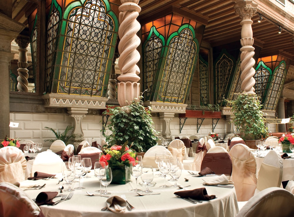 restaurant cafeteria