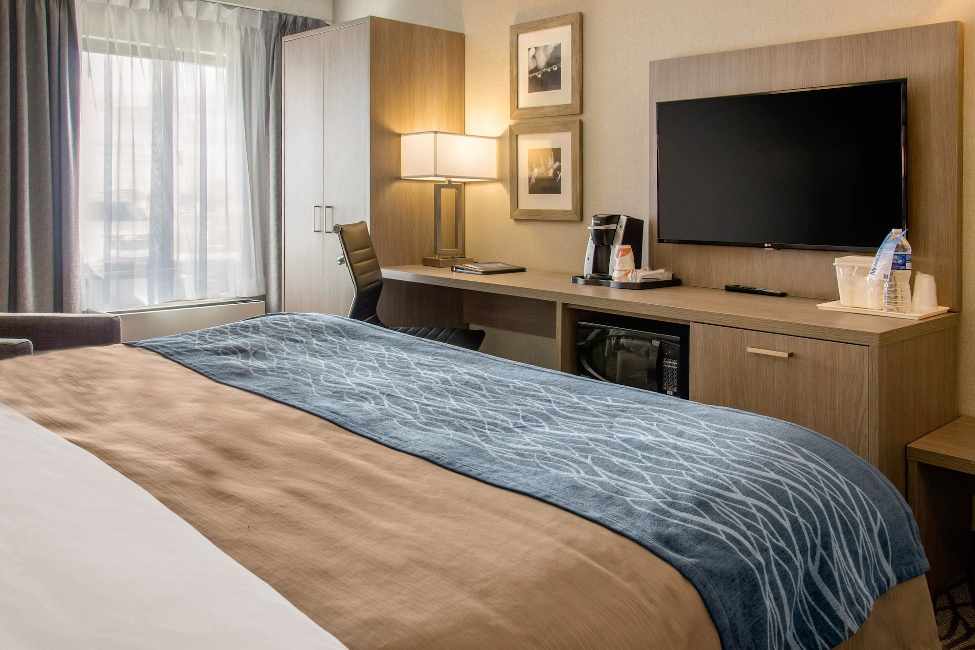 ROOM, KING BED