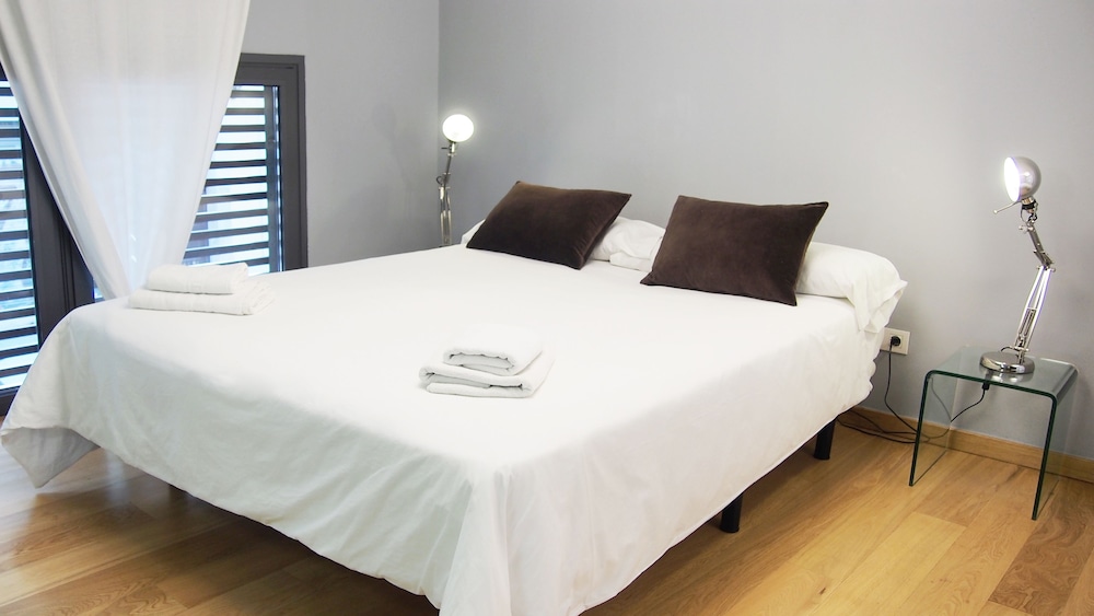 3 BEDROOMS, DUPLEX, FAMILY, TERRACE, GROUND FLOOR
