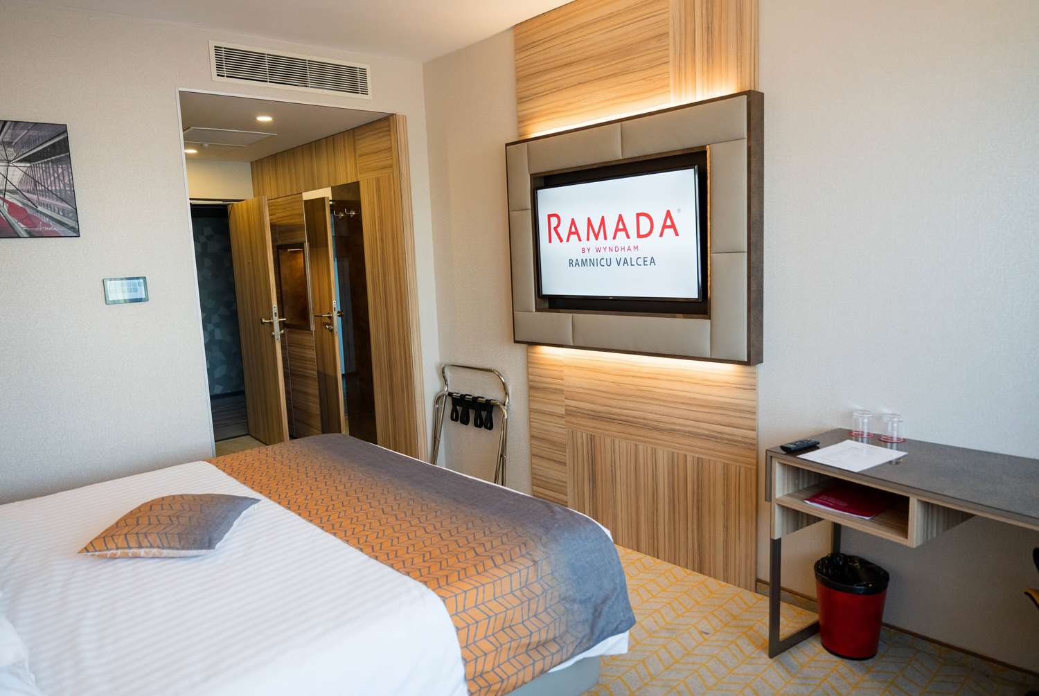 Ramada By Wyndham Ramnicu Valcea 22/52