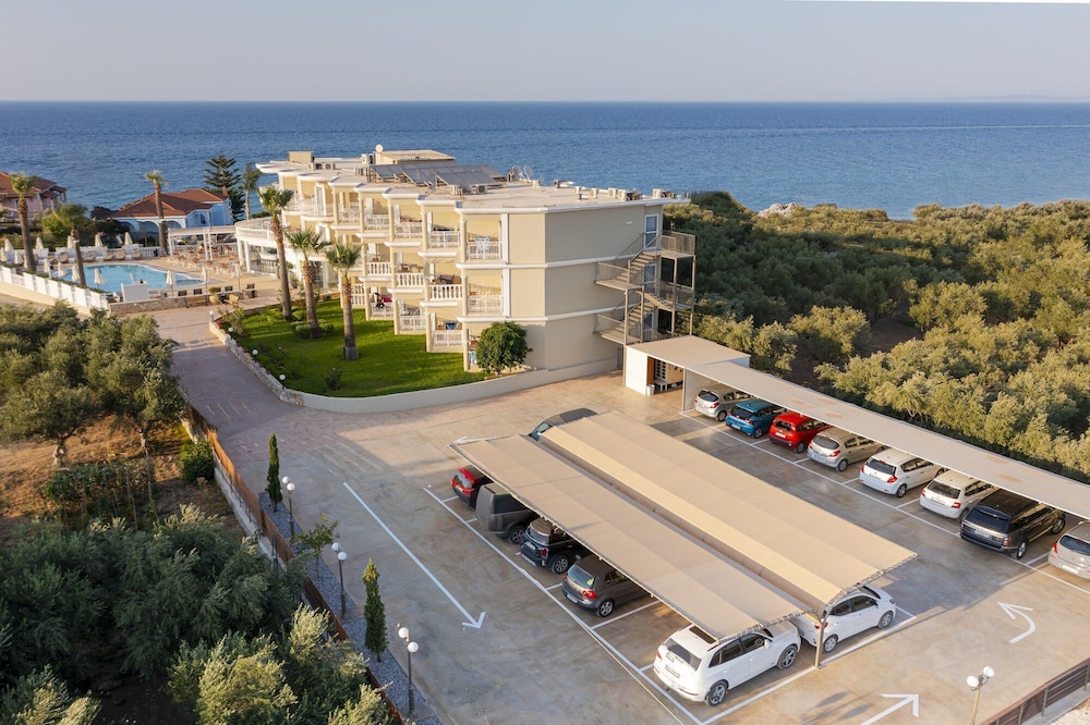 Arkadia Luxury Hotel Apartments 41/50