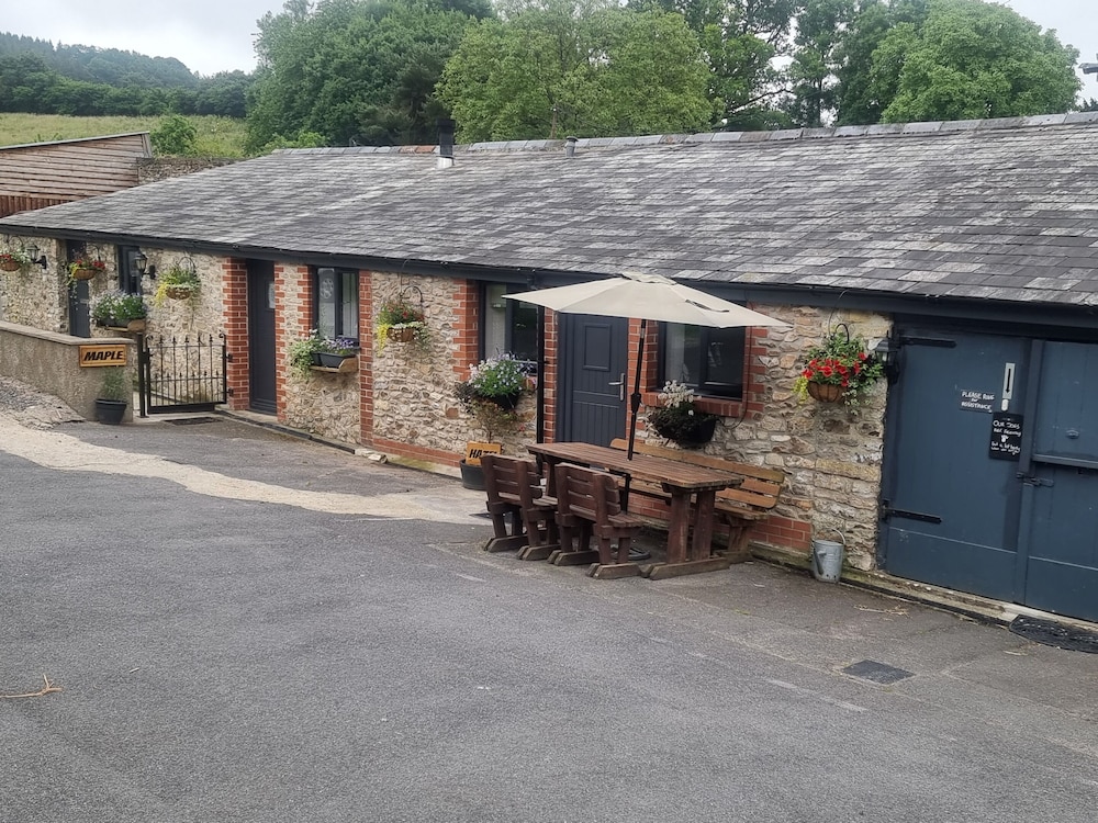 Monkton Court Hotel 6/50