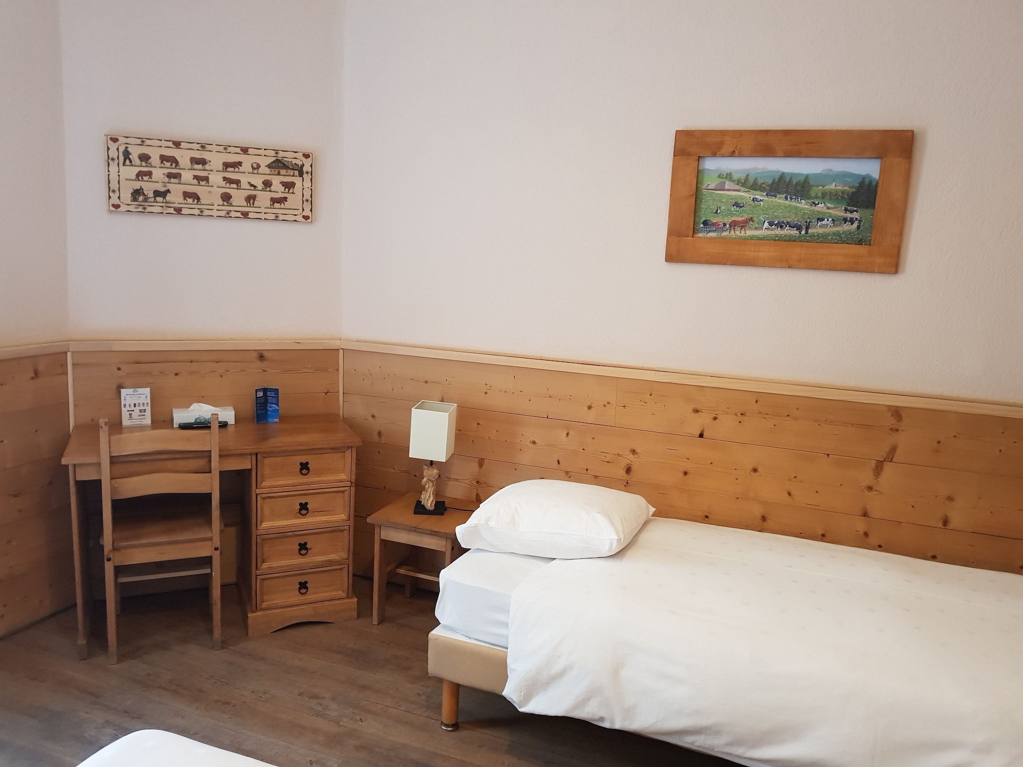 ROOM, TRIPLE