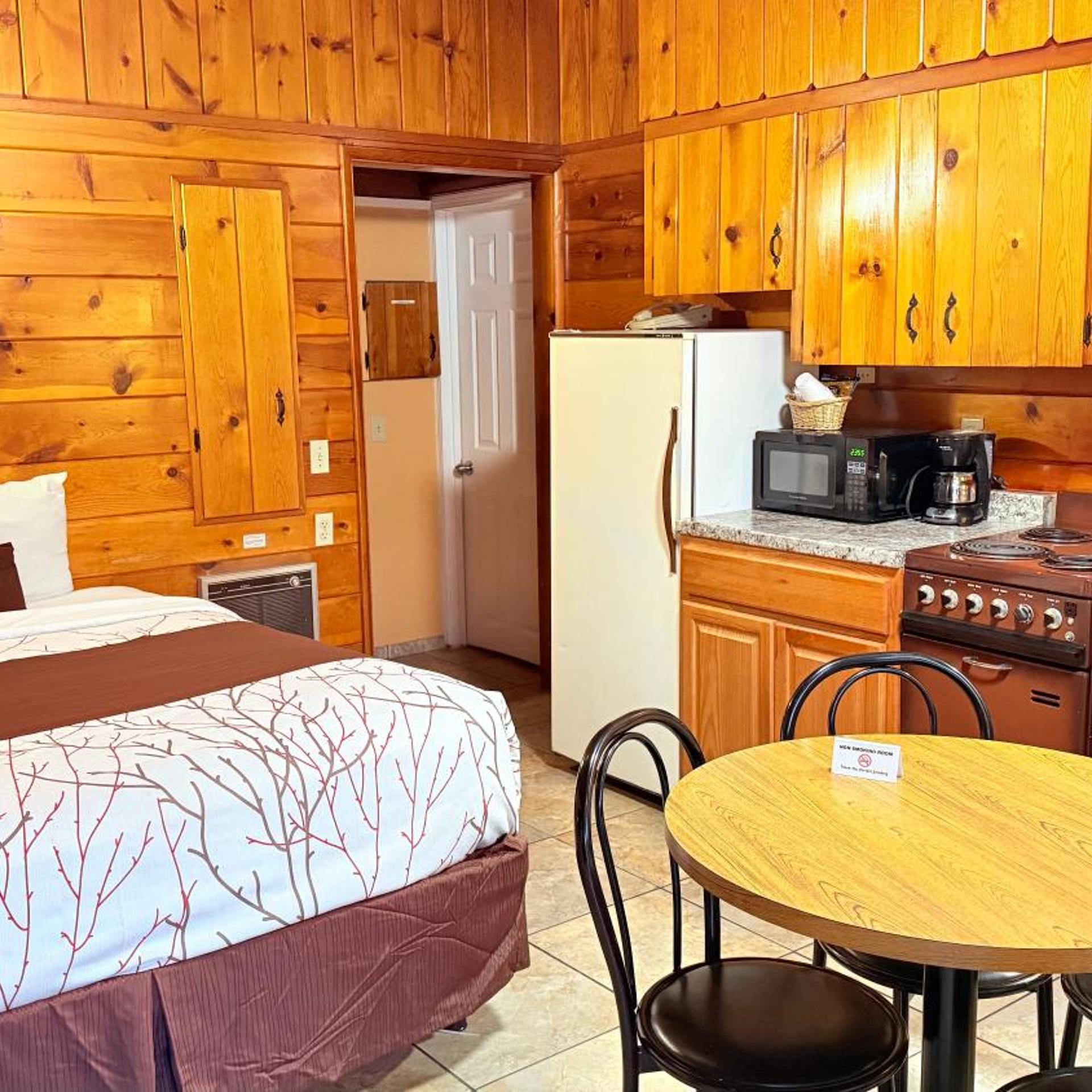 Apple Inn Motel 11/50