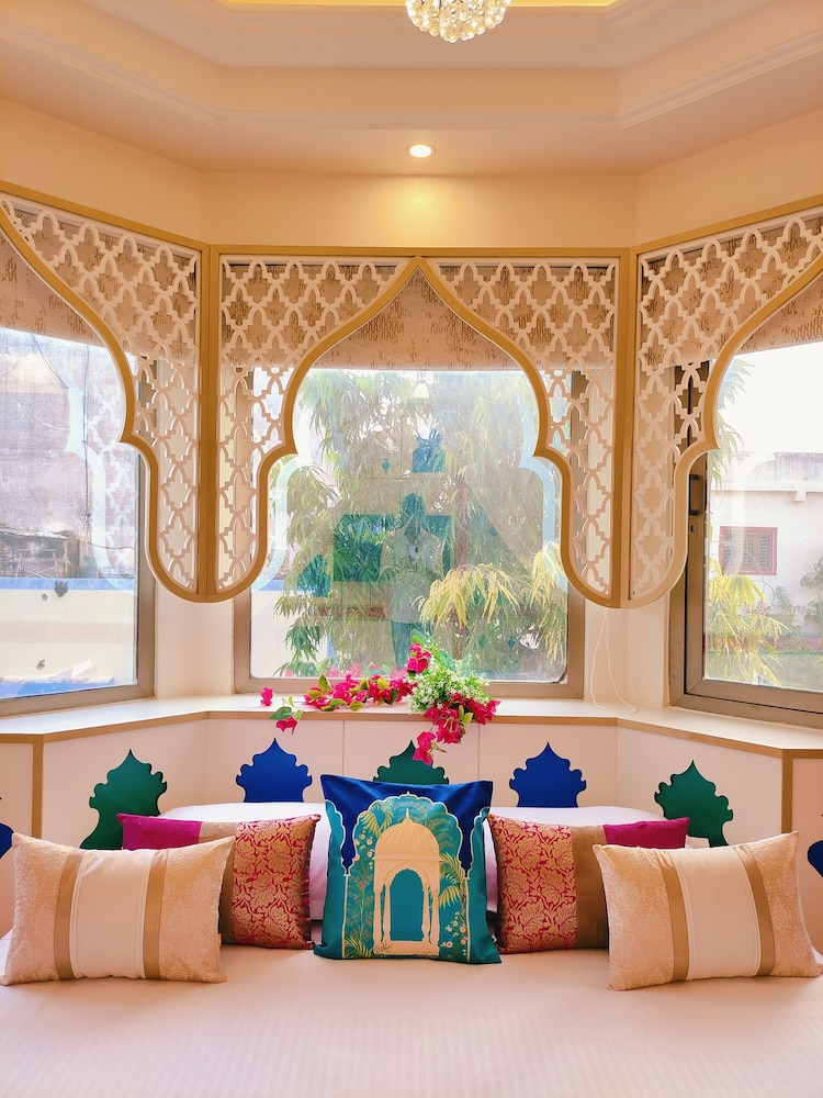 SARANG PALACE 64/70