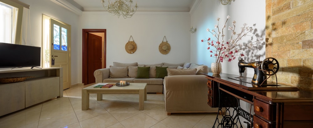 Suite Home Santorini 61/75