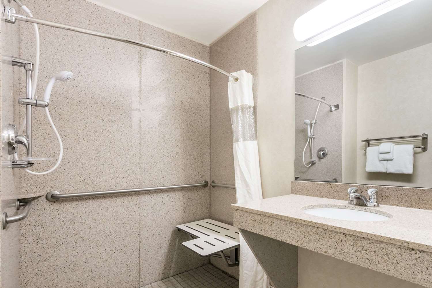 Fairfield Inn & Suites by Marriott Missoula 12/13