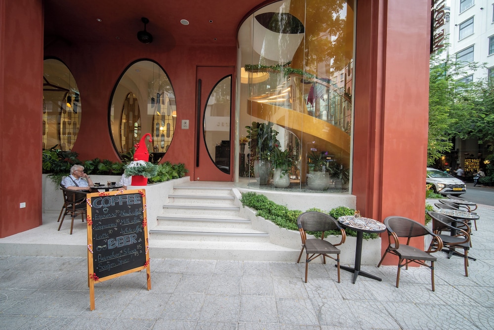 Me Saigon Boutique Hotel 6/72