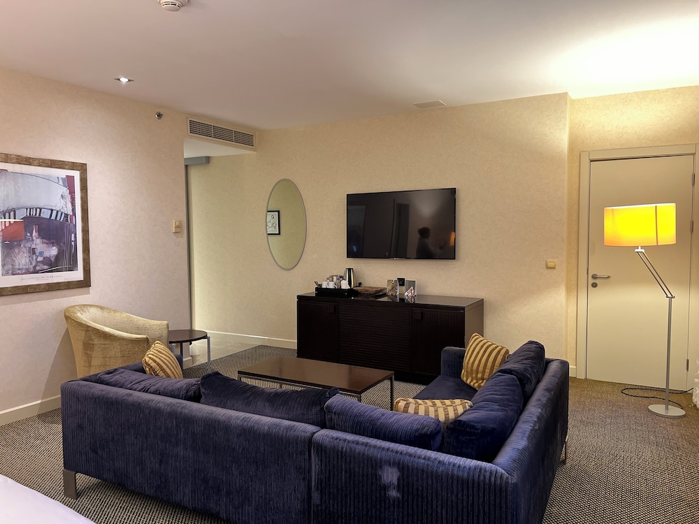 Renaissance Atyrau Hotel 36/54