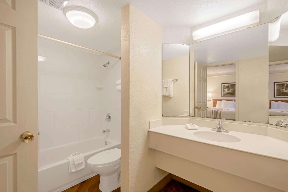 La Quinta Inn San Antonio Market Square 25/43