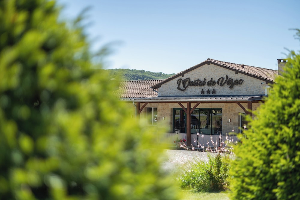 HOTEL L OUSTAL 45/50