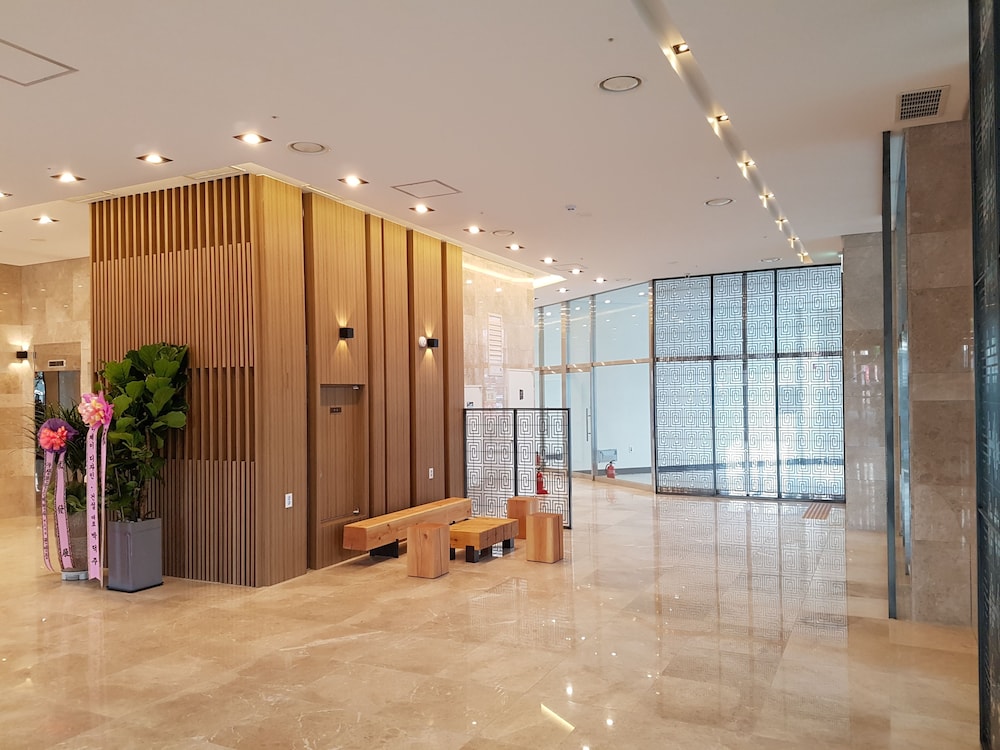 The First Stay Hotel 9/42