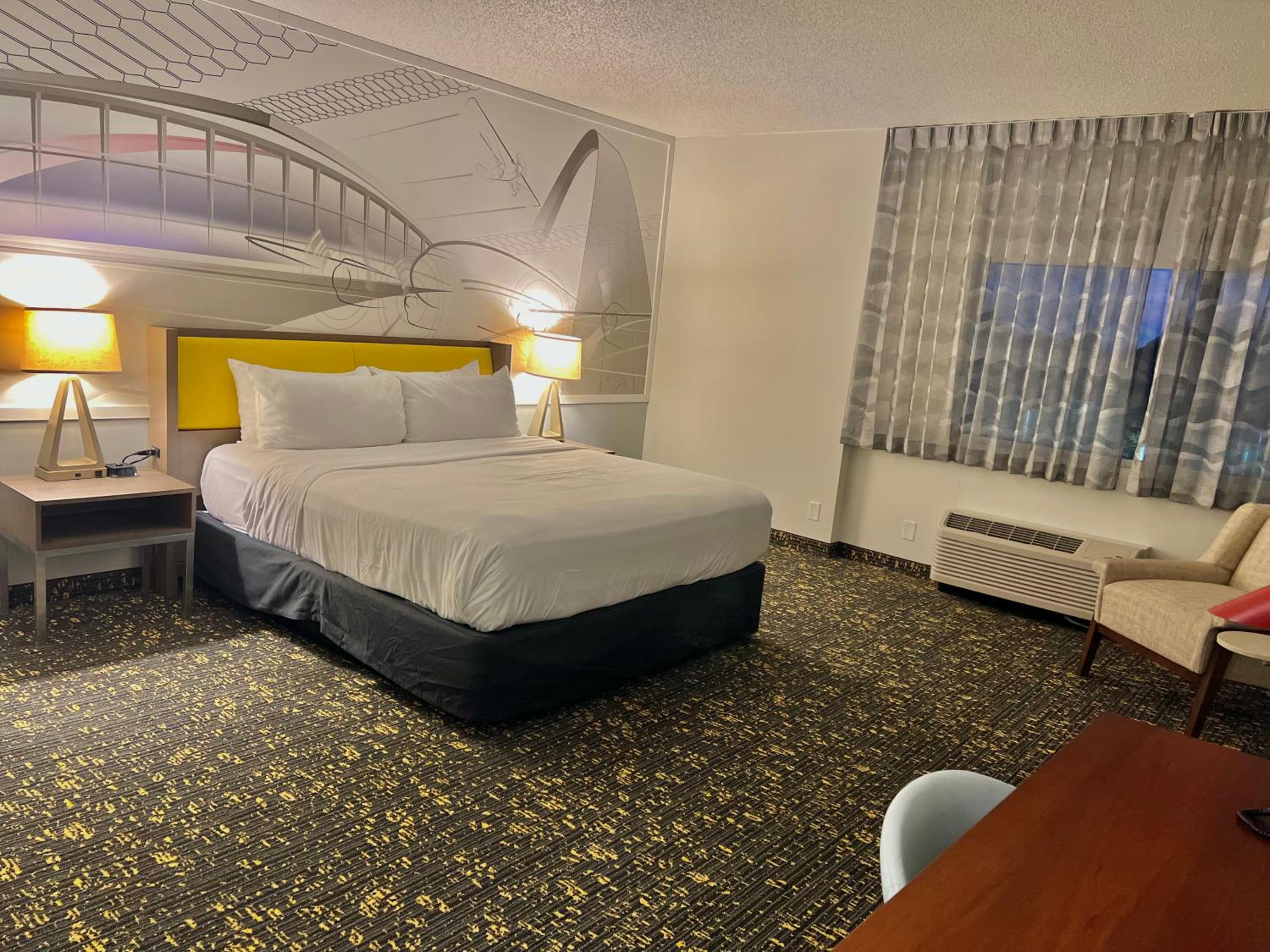 SUPERIOR, KING BED