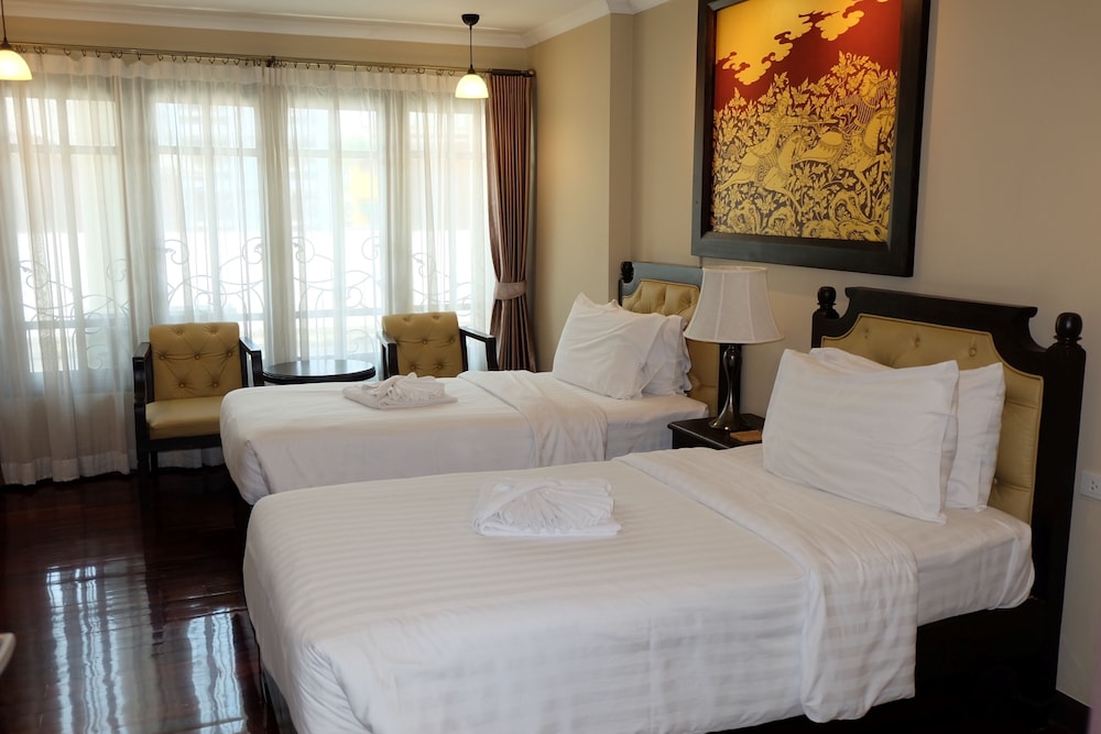DELUXE, TWIN BEDS, ACCESSIBLE