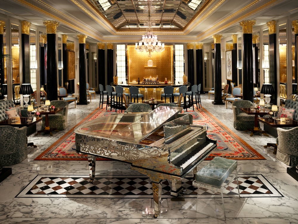 The Dorchester Hotel 41/48