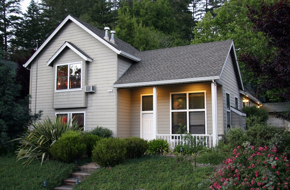 Inn at Occidental 5/50
