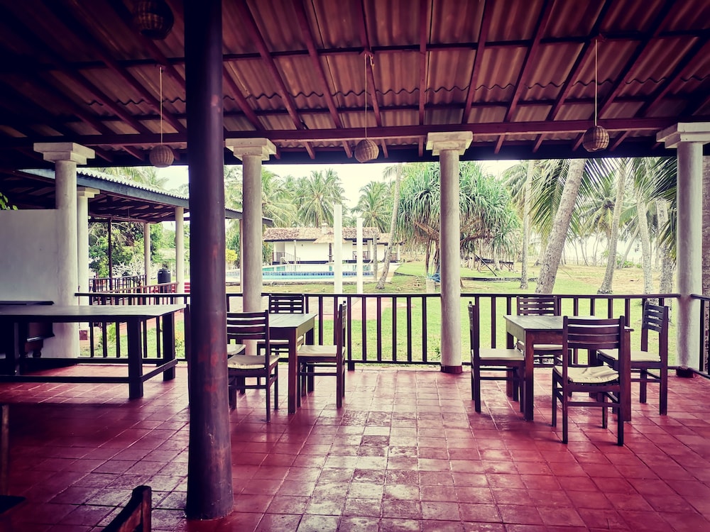 Darwins Beach Resort 37/50