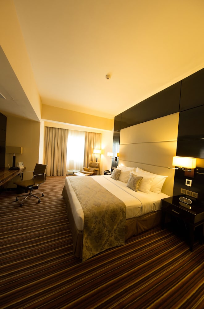 Ramada by Wyndham Colombo 10/46