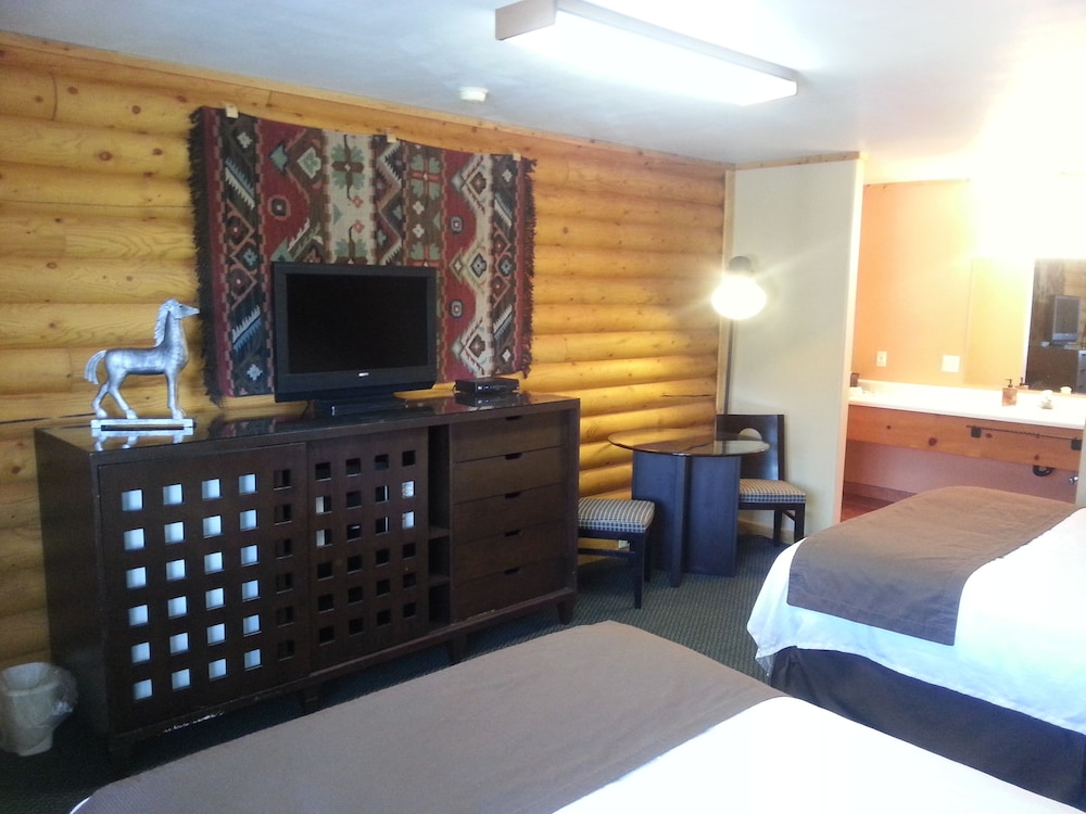 Canyons Lodge 24/37