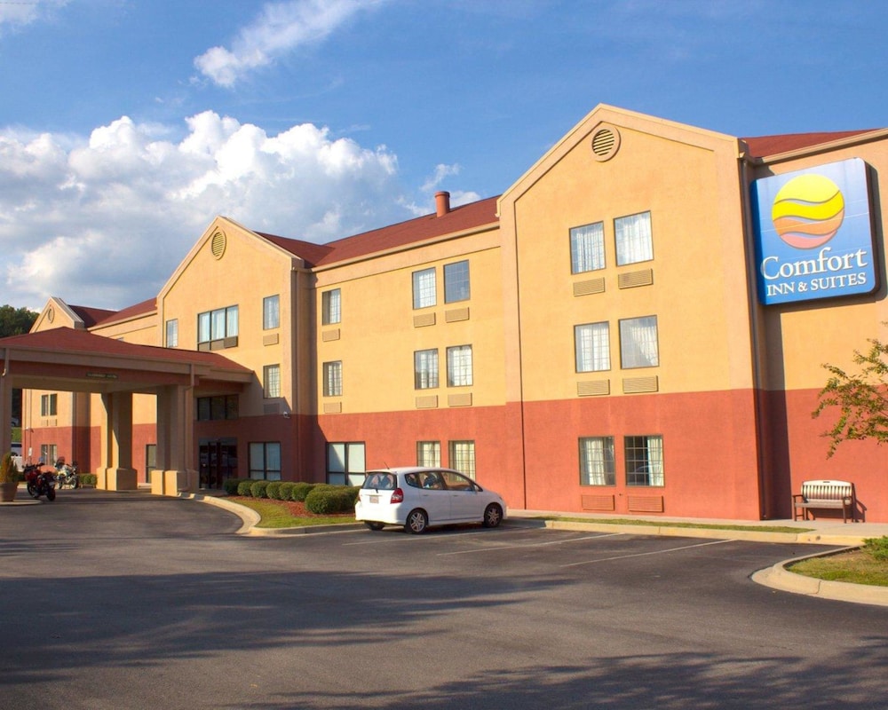 Comfort Inn & Suites Trussville I-59 Exit 141 1/45