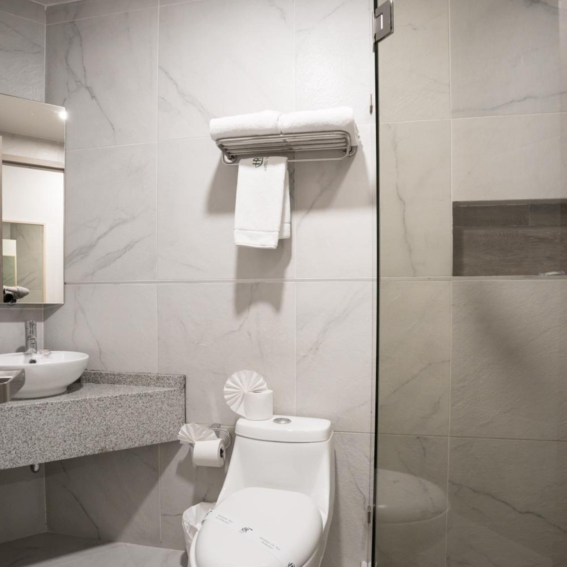غرفة بسرير كينج، Hotel Roble 9/10