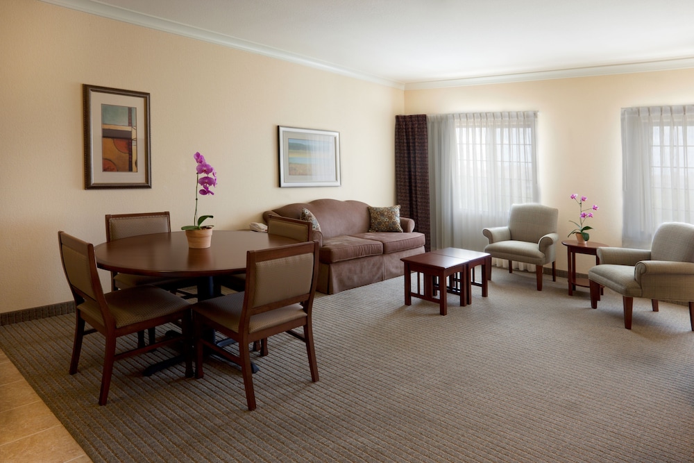 Staybridge Suites San Antonio Sea World 37/66