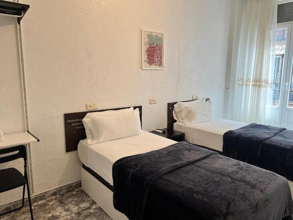 Hostal Palacios Fuencarral 28/67